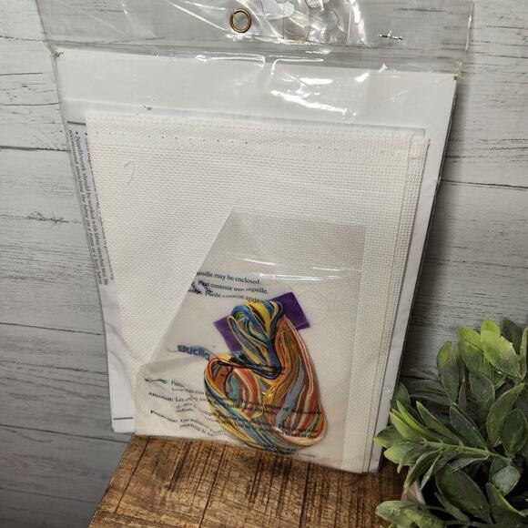 Bucilla‎ Needle Crafts Tepee Bears Cross Stich Kit Unopened - Picture 4 of 5